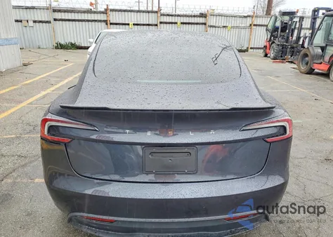 2025 Tesla Model 3 z USA, uszkodzony, nr VIN 5YJ3E1EA3SF976350